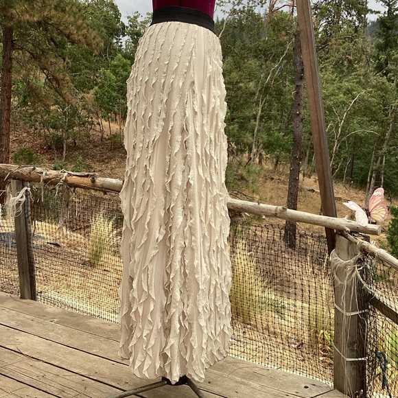 Bohemian Ruffle Elastic Waist Cream Maxi Skirt Size Small Hippie Fun Flirty - Picture 4 of 5